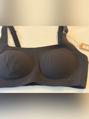 SKIMS Naked Scoop Bra. Onyx. XS